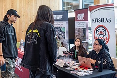 Student talk with representatives from K5T at the 2026 Career Fair